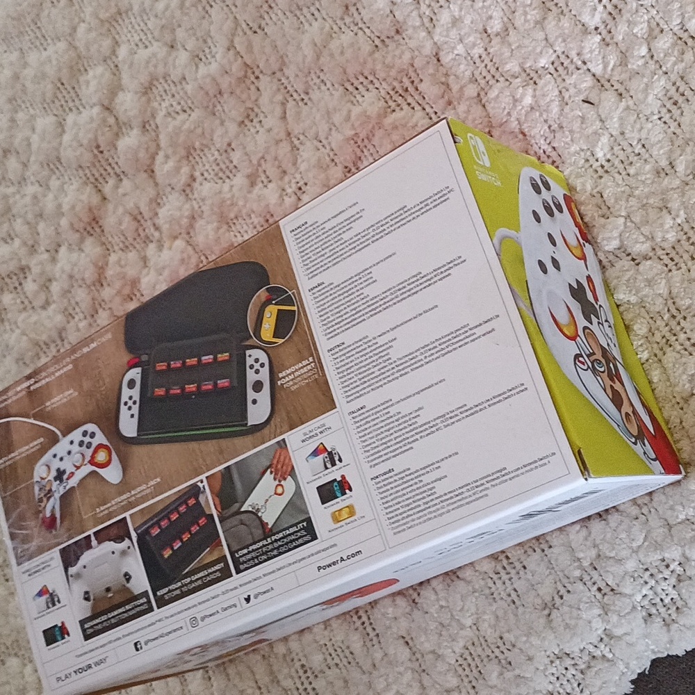 Super Mario combo controller & case NIB - Picture 5 of 5